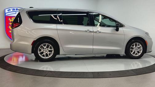 Silver Mist Clearcoat 2024 Chrysler Pacifica Touring L