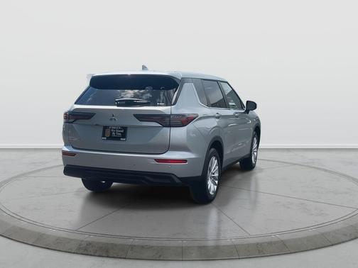 Alloy Silver Metallic 2026 Mitsubishi Outlander ES S-AWC