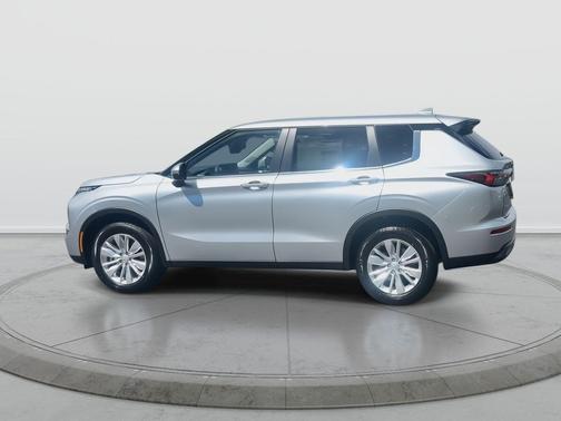Alloy Silver Metallic 2026 Mitsubishi Outlander ES S-AWC