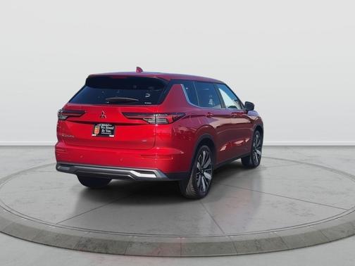 Red Diamond 2026 Mitsubishi Outlander SE S-AWC