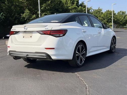 Aspen White/Super Black 2020 Nissan Sentra SR