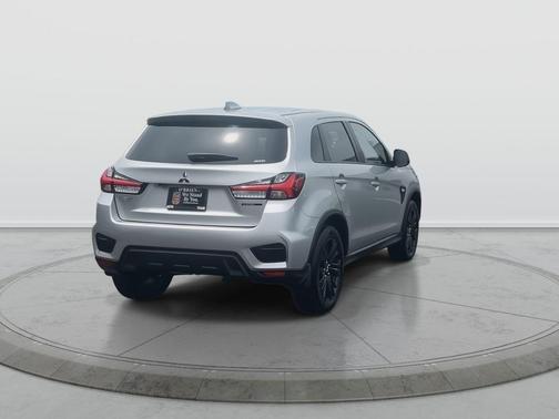 Alloy Silver Metallic 2026 Mitsubishi Outlander Sport 2.0 LE