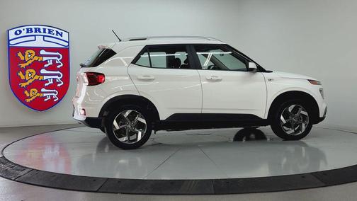 Lunar White 2025 Hyundai VENUE SEL