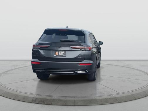 Graphite Gray 2026 Mitsubishi Outlander SE S-AWC