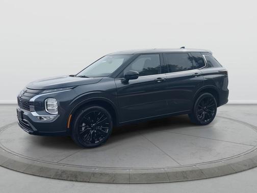 Graphite Gray 2026 Mitsubishi Outlander SE S-AWC