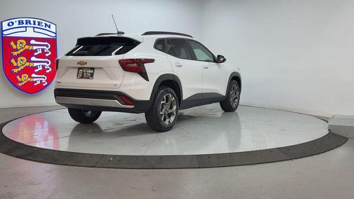 Summit White 2025 Chevrolet Trax LT