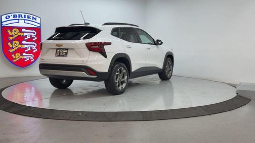 Summit White 2025 Chevrolet Trax LT