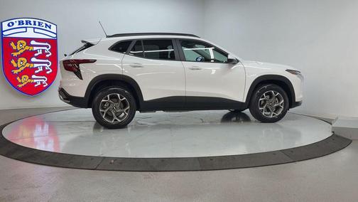 Summit White 2025 Chevrolet Trax LT