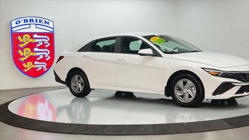 2024 Hyundai ELANTRA SE