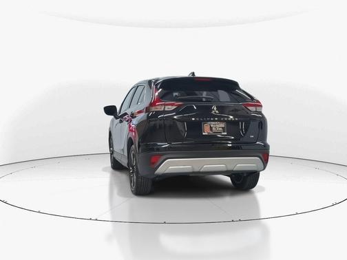Labrador Black Pearl 2025 Mitsubishi Eclipse Cross SE