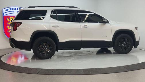 2023 GMC Acadia AWD AT4