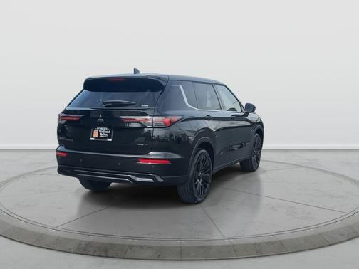 Black Diamond 2026 Mitsubishi Outlander SE S-AWC