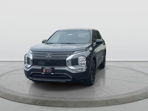 Graphite Gray 2026 Mitsubishi Outlander SE
