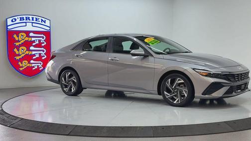 Fluid Metal 2025 Hyundai ELANTRA SEL