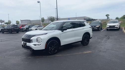 White Diamond 2026 Mitsubishi Outlander SE S-AWC