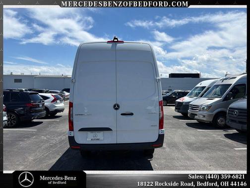 Arctic White 2026 Mercedes-Benz Sprinter 2500 Cargo 170 WB