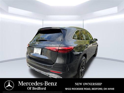 Graphite Grey Metallic 2026 Mercedes-Benz GLC 300 4MATIC