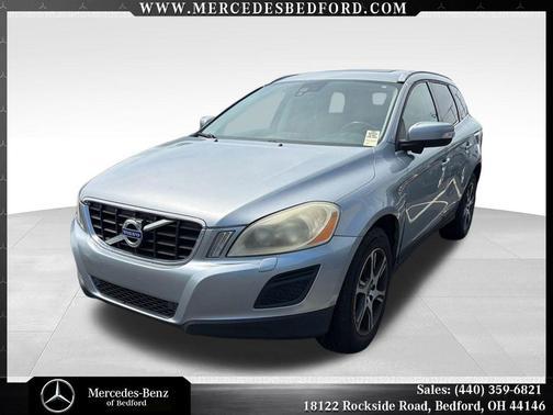 Premium Electric Silver Metallic 2011 Volvo XC60 T6