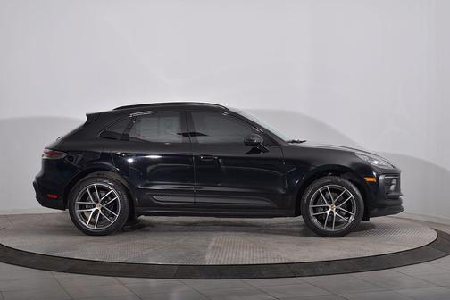 2022 Porsche Macan Macan