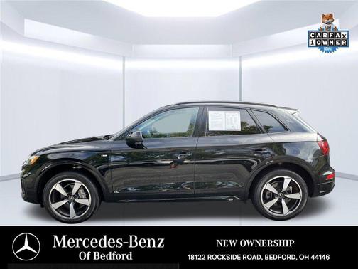Glacier White Metallic 2022 Audi Q5 45 S line Premium Plus