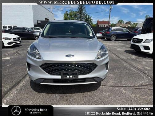 Ingot Silver Metallic 2020 Ford Escape SE