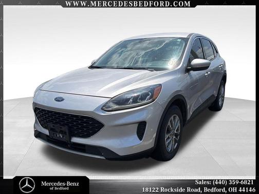 Ingot Silver Metallic 2020 Ford Escape SE