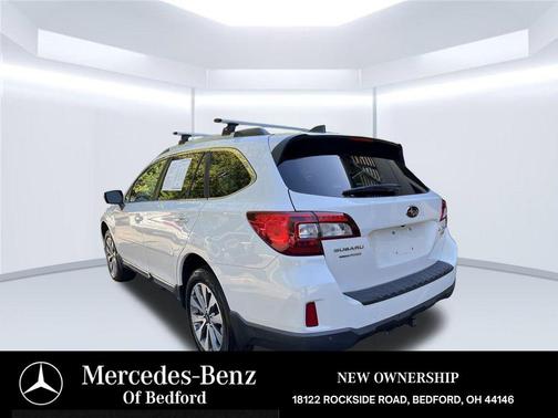 Crystal White Pearl 2017 Subaru Outback 2.5i Touring