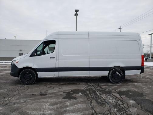 Arctic White 2026 Mercedes-Benz Sprinter 2500 Cargo 170 WB