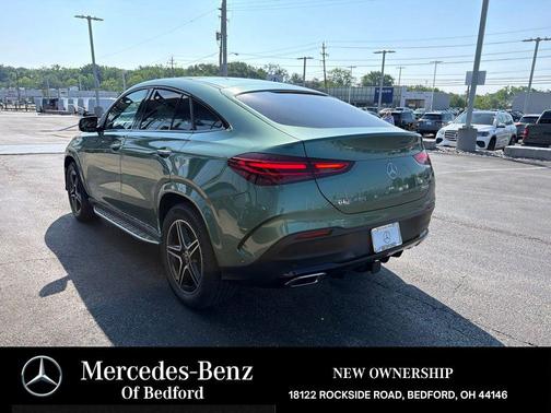 MANUFAKTUR Signature Ireland Mid Green Metallic 2026 Mercedes-Benz GLE 450 4MATIC