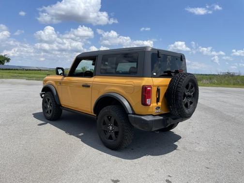 CYBER ORANGE MET TRI-COAT 2022 Ford Bronco BLACK DIAMOND