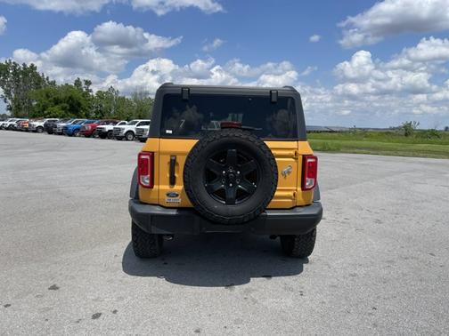 CYBER ORANGE MET TRI-COAT 2022 Ford Bronco BLACK DIAMOND