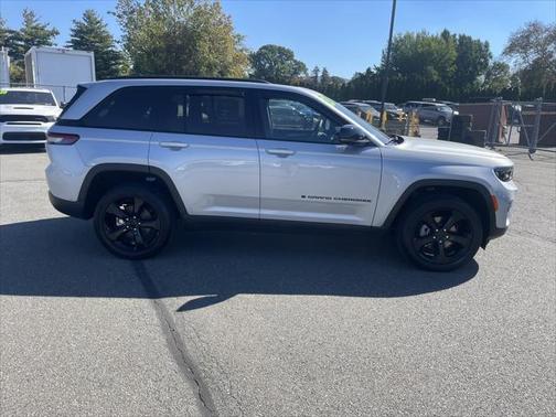 2023 Jeep Grand Cherokee Altitude 4x4