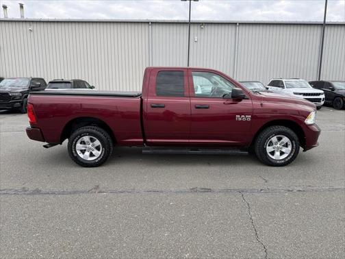 2018 RAM 1500 Express Quad Cab 4x4 64' Box