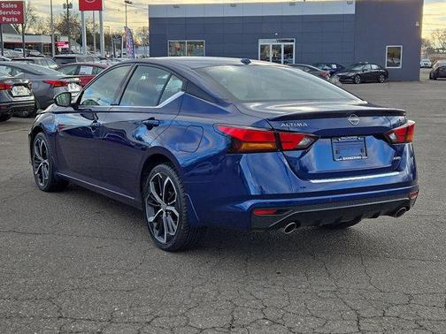 2023 Nissan Altima SR Intelligent AWD