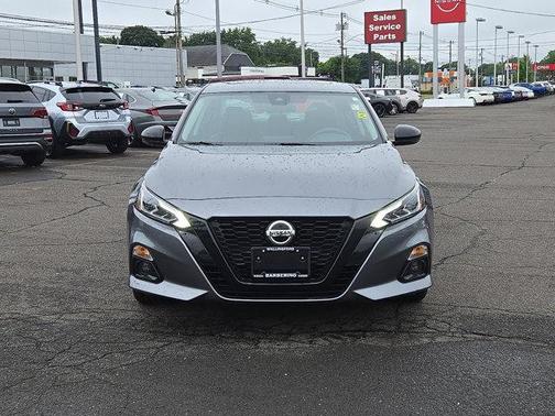 2022 Nissan Altima SR FWD