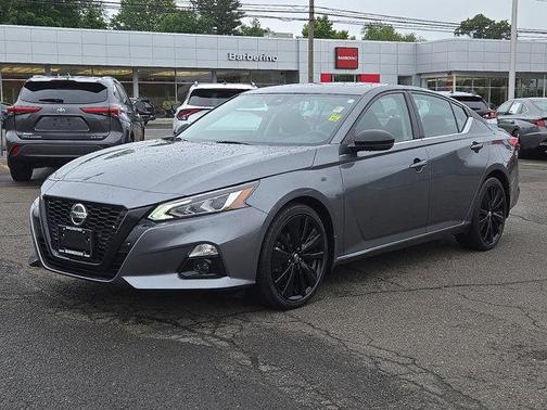 2022 Nissan Altima SR FWD