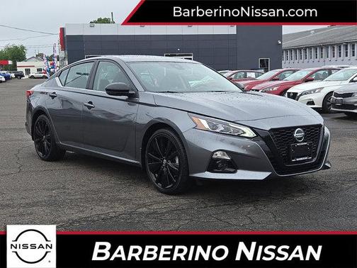 2022 Nissan Altima SR FWD