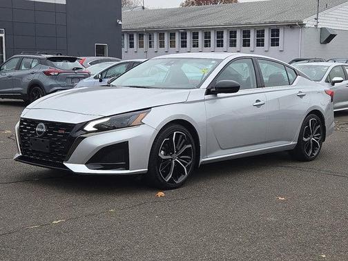 2024 Nissan Altima SR FWD