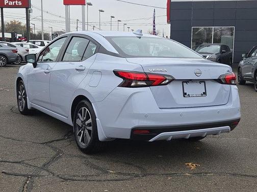 2024 Nissan Versa 1.6 SV