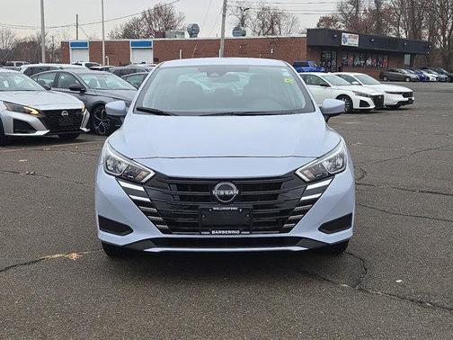 2024 Nissan Versa 1.6 SV