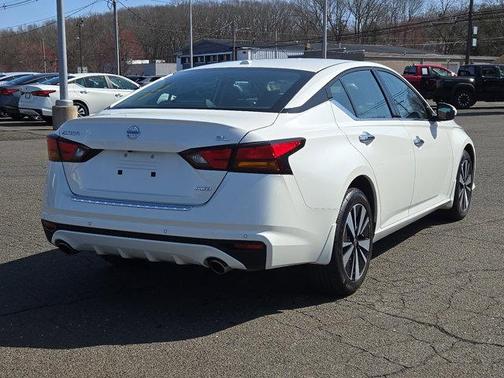 2022 Nissan Altima 2.5 SL