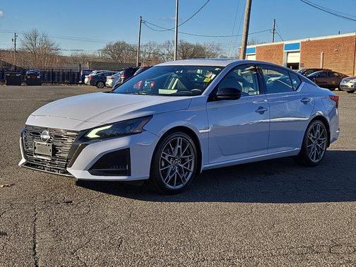 2023 Nissan Altima SR VC-Turbo FWD