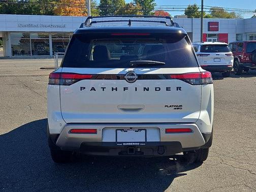 2024 Nissan Pathfinder Platinum 4WD
