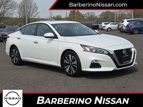 2022 Nissan Altima 2.5 SV