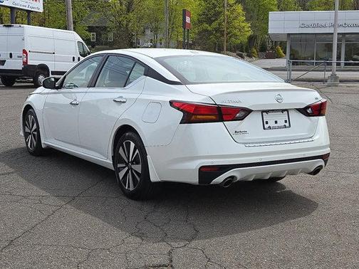 2022 Nissan Altima 2.5 SV