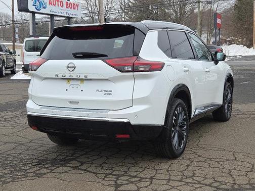 2024 Nissan Rogue Platinum