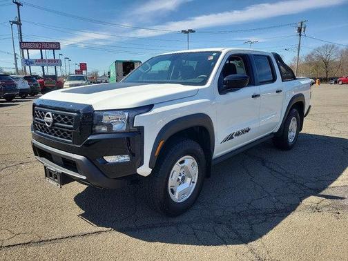 2024 Nissan Frontier SV