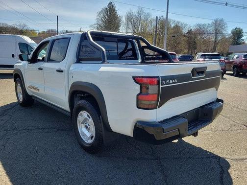 2024 Nissan Frontier SV