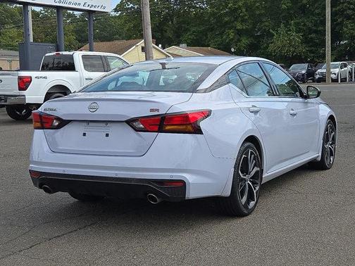 2024 Nissan Altima SR FWD