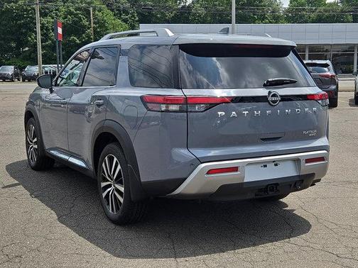 2025 Nissan Pathfinder Platinum 4WD